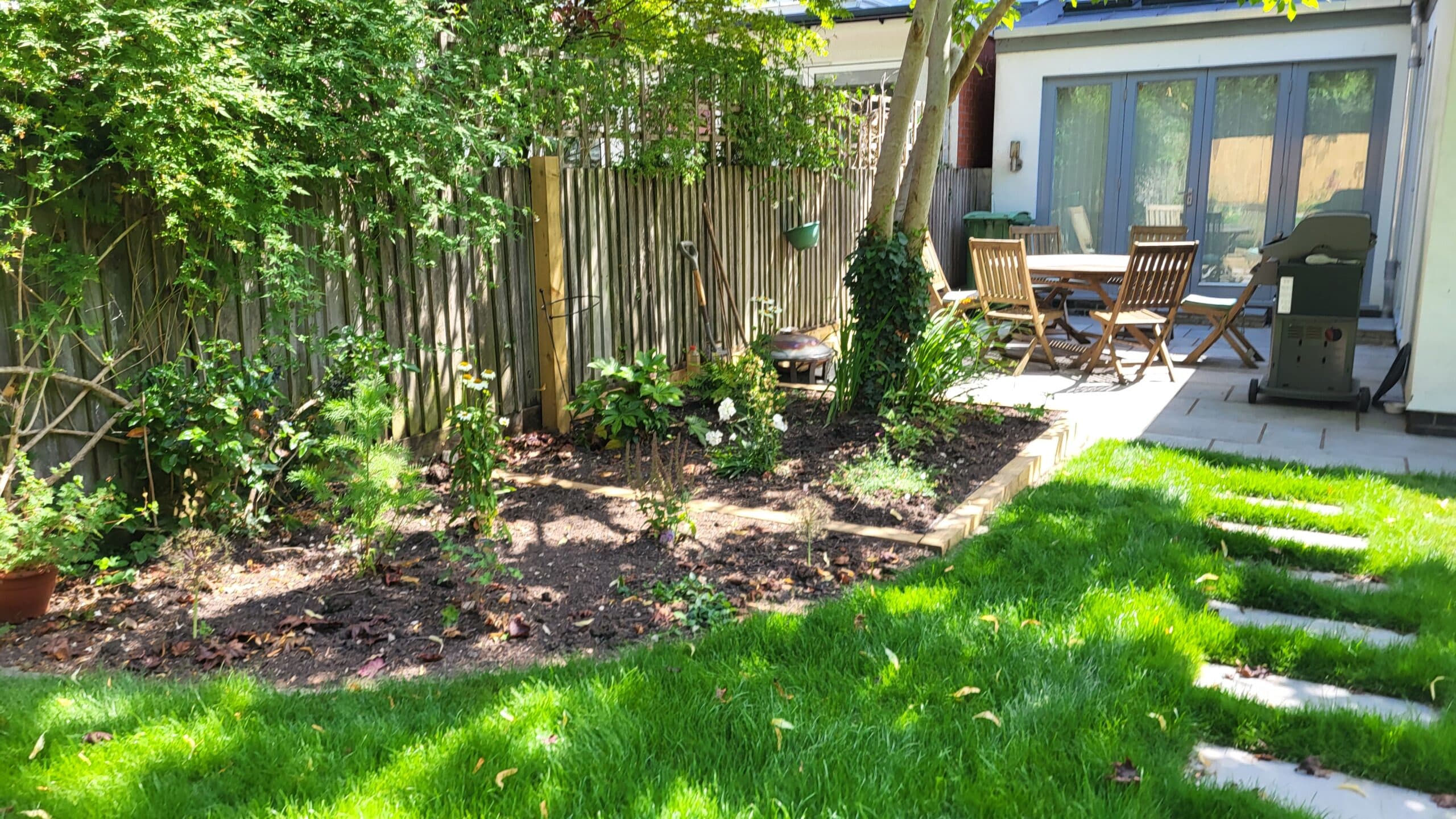 weston crescent back garden 8