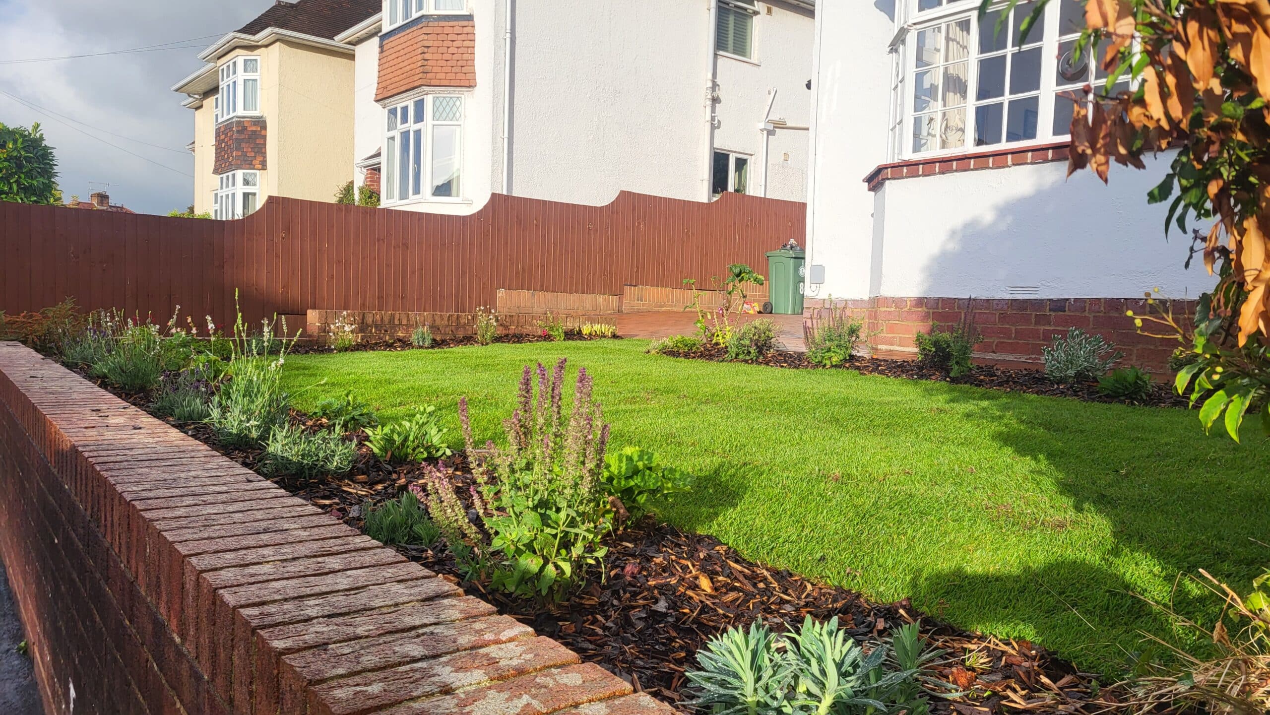 parry's close front garden 2